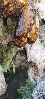 Cascada del Acueducto del Toril. Formaciones rocosas